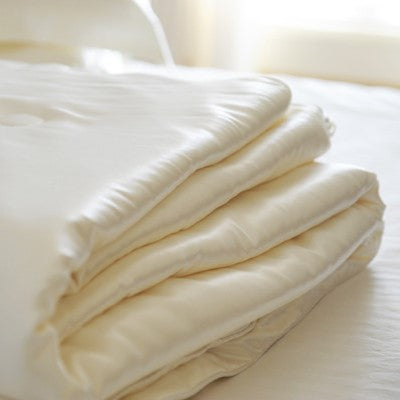 The Ultimate Guide to Silk Duvets: Transform Your Sleep Experience