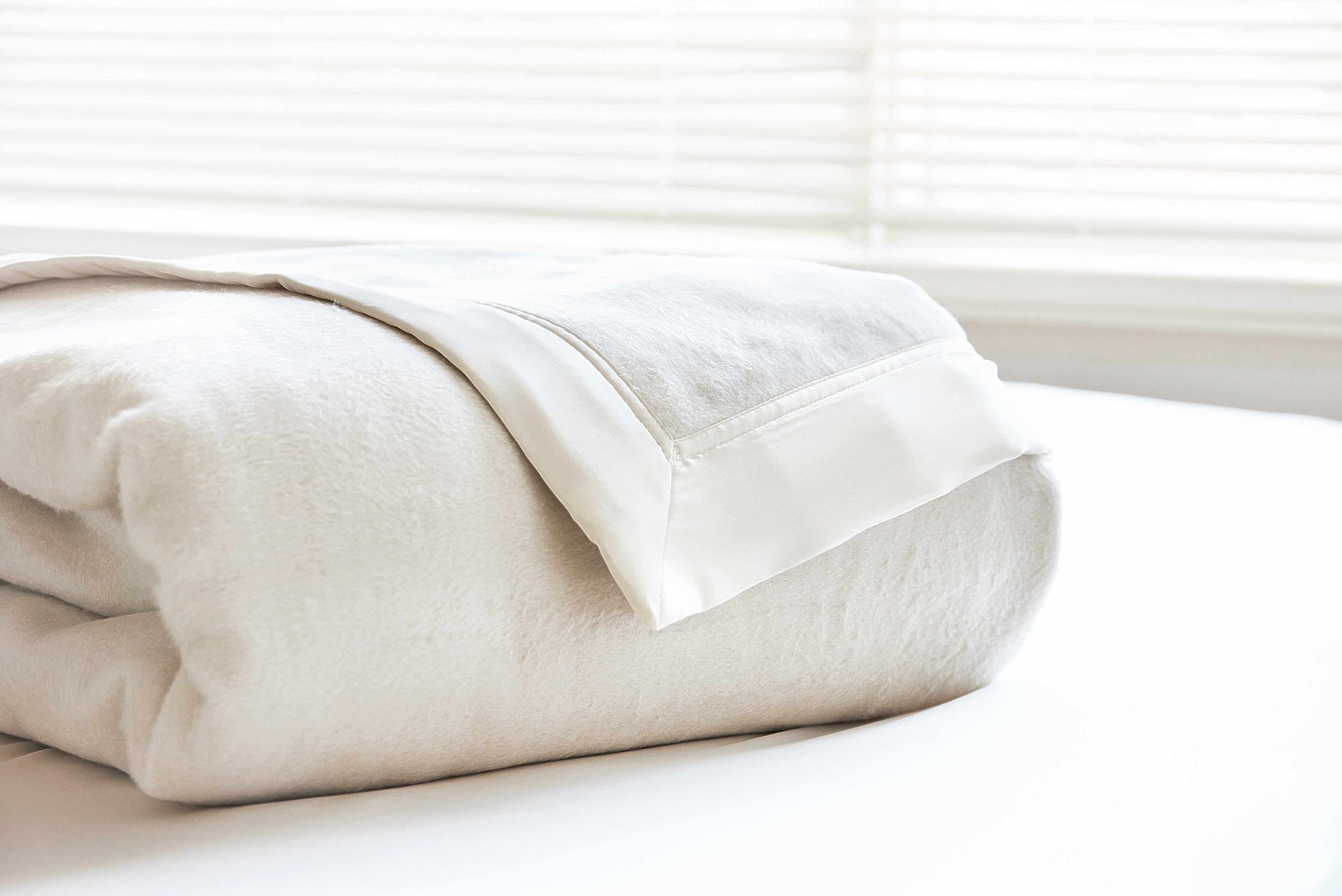 Fleece Blanket White Bed Blanket KING SILK FLEECE BLANKET – Silk